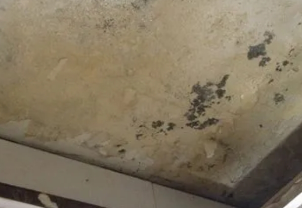 鼓楼阳台漏水维修公司分享下鼓楼卫生间渗水维修需要注意哪些问题。